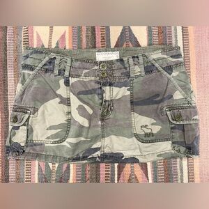 Y2K Abercrombie & Fitch Low Rise Women's Camo Cargo Miniskirt Size 10